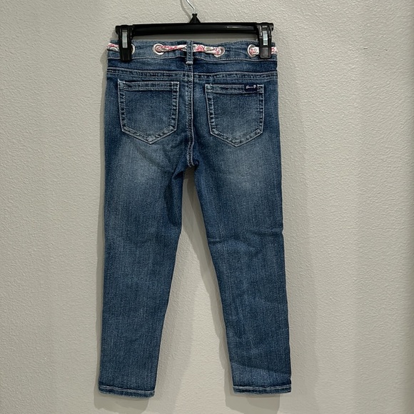 Cute jeans with a tie fabric belt - Picture 3 of 5